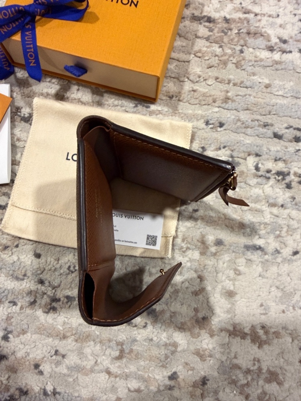 Louis Vuitton Victorine Wallet - Picture 7 of 8